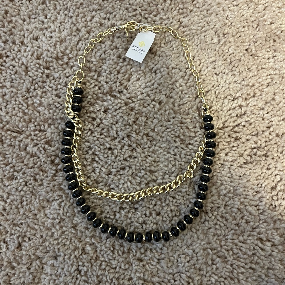 Kendra Scott necklace